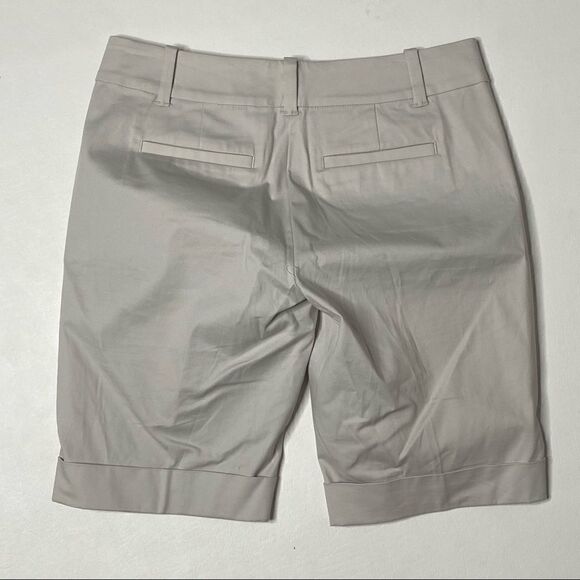 Ann Taylor | Cream Shorts - Picture 4 of 5